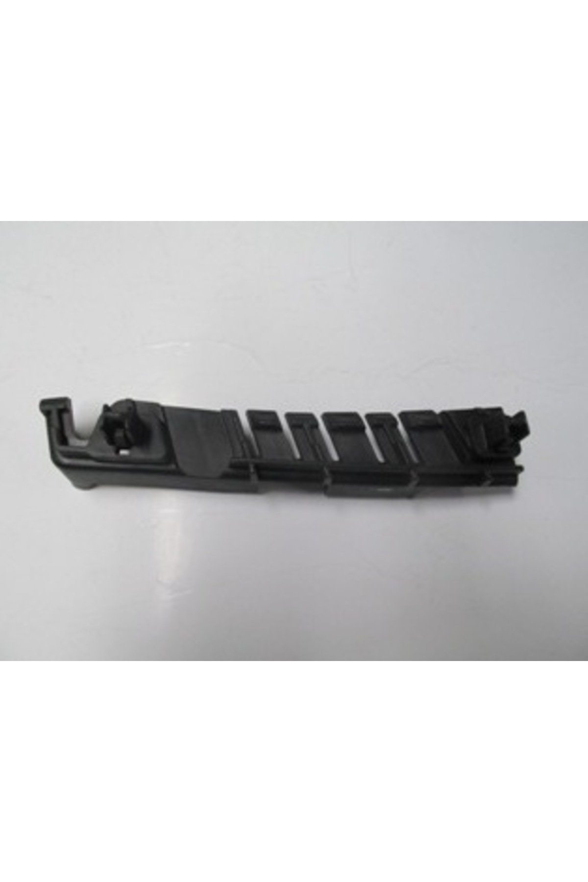 AUDI A8- 11/13; ÖN TAMPON BRAKETİ SOL (BFN) – 1